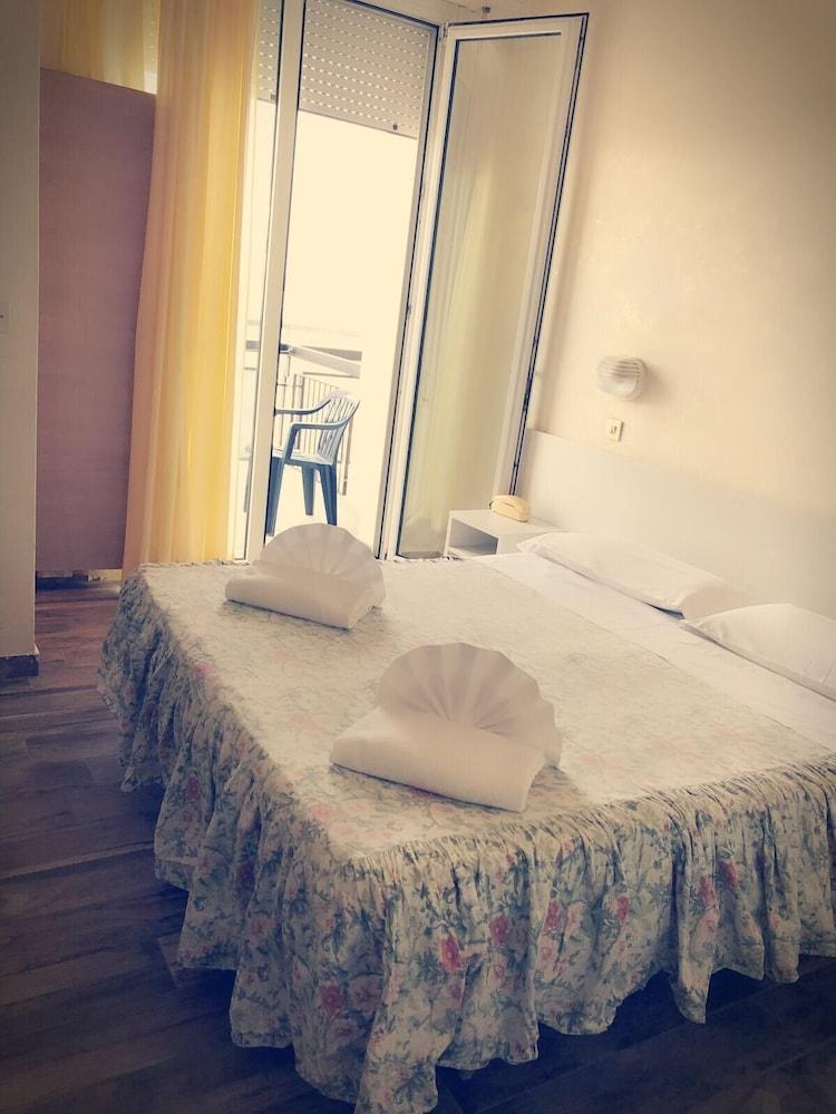 Hotel Brenta Viserbella di Rimini 外观 照片