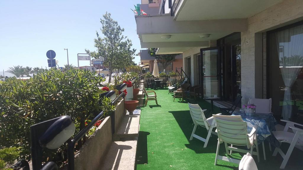 Hotel Brenta Viserbella di Rimini 外观 照片