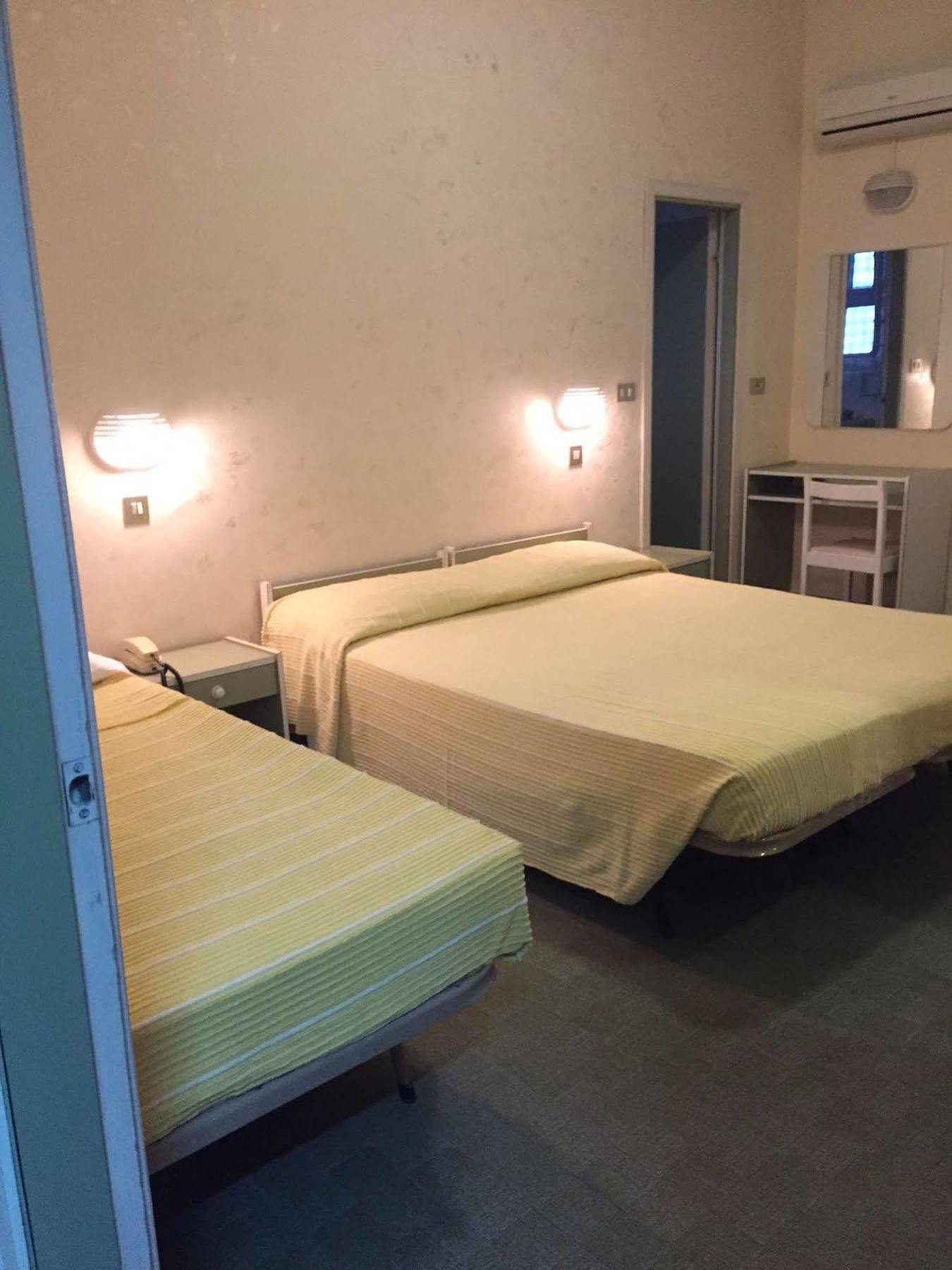 Hotel Brenta Viserbella di Rimini 外观 照片